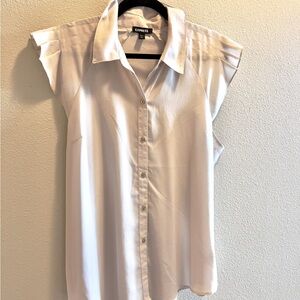 Flowy & feminine top